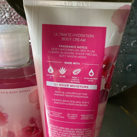 Bath and Bodyworks Cherry Blossom 🌸 Gift Set Combo - Picture 3 of 3